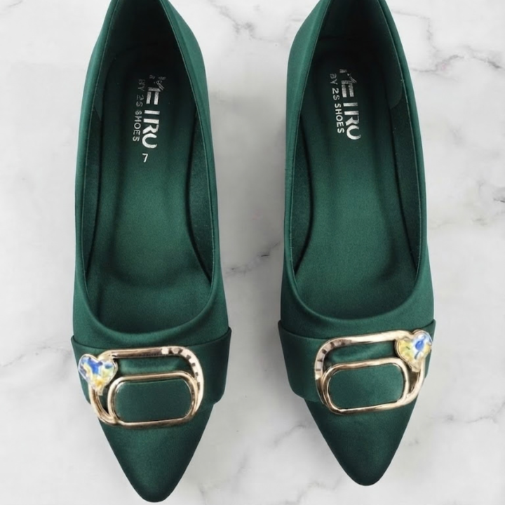 Women's%20Pointed%20Toe%20Pumps%20with%20Golden%20Buckle%20-%20Satin%20Finish%20Low%20Block%20Heel%20Fancy%20Court%20Shoes%20for%20Girls%20-%20Maroon,%20Green%20&%20Brown%20-%20Image%204