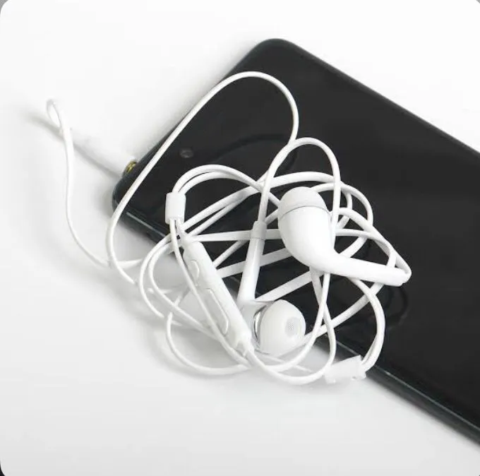 (Buy%201%20Get%201%20Free)%20J5%20High%20Quality%20Stereo%20Sound%20In-ear%20Headphones%203.5mm%20Wired%20Earphones%20Cable%20Headsets%20with%20Mic%20Earbuds%20for%20Mobile%20Phone%20-%20Image%206