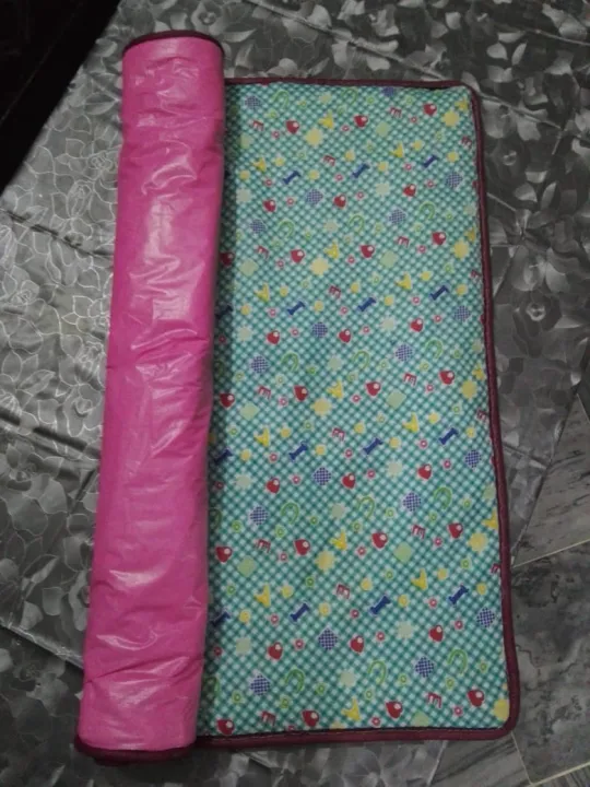 Baby%20Changing%20Mat%20Bed%20Protector%20Waterproof%20Urine%20proof%20Baby%20Godri%20Sojni%20Foam%20Sheet%20with%20Plastic%20Back%20Baby%20Accessories%20-%20Image%204