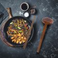 Tortoise Shell Spoon-4 x Ramen Spoon
2 pairs x chopsticks-Wood Brown. 