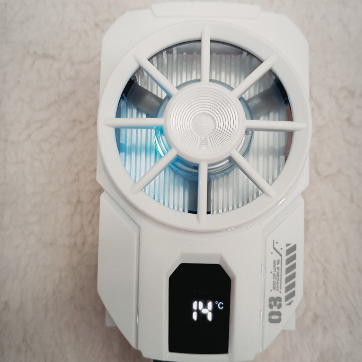 MEMO%20DL-A3%20Cooling%20fan%20for%20mobile%20phone.%20MEMO%20cooling%20fan%20for%20gaming%20-%20Image%204