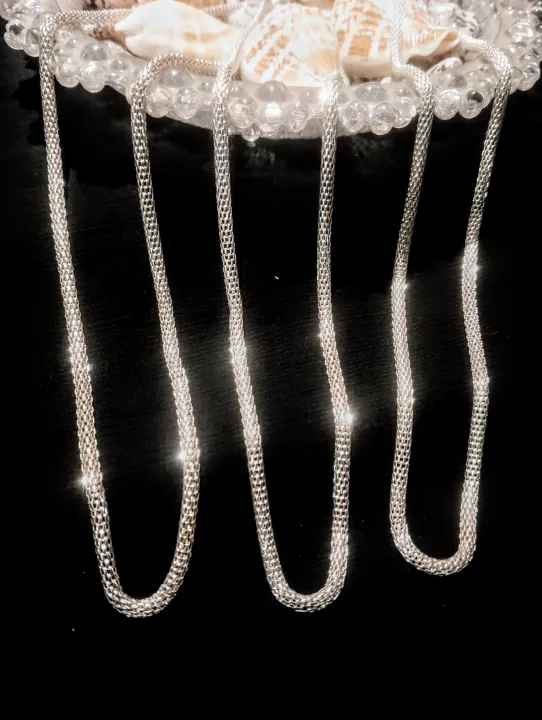 1%20Classic%20Silver%20Snake%20Chain%20Necklace%20%E2%80%93%20Fashion%20Jewelry%20%E2%80%93%20Lightweight%20&%20Glossy%20-%20Image%205