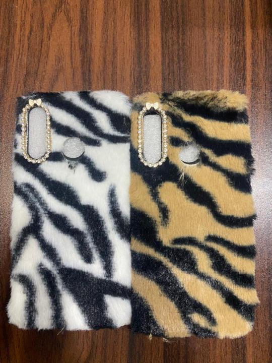 Huawei%20P30%20Lite%20Luxury%20Design%20Phone%20Case%20Fashionable%20Fluffy%20Warm%20Mobile%20Phone%20Protective%20Case%20Cover%20-%20Image%203