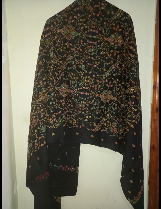 Black%20Pashmina%20Embroidered%20Stole%20-%20Image%202