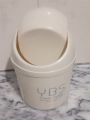 1Pcs Mini Table Desk Dustbin Household Shake Lid Type Waste Bin Garbage Trash for Car Office Home Kitchen and Study Table - Multi. 