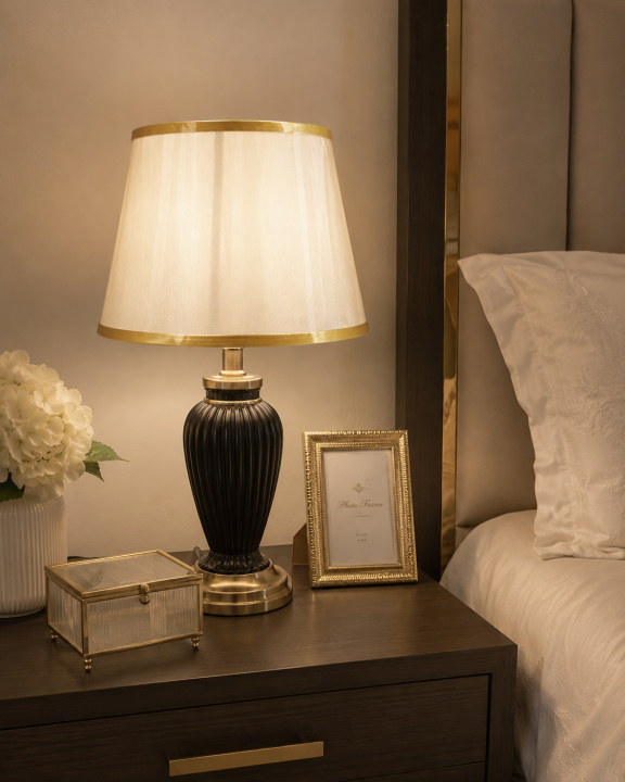 Bucket%20Style%20Lamp%20Shade%20%E2%80%93%20Modern%20Fabric%20Lampshade%20for%20Table%20&%20Floor%20Lamps%20-%20Image%202
