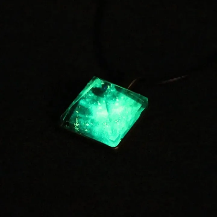 Crystal%20Glowing%20Pyramid%20Shape%20Pendant%20Necklace-%20Glow%20In%20Dark%20Necklace%20-%20Image%205