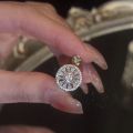 TikTok Top Selling Premium Quality Daisy Flower Spinning Ring. 