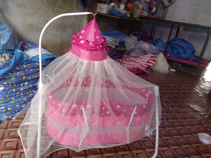 Baby%20Swing%20Cot%20Cradle%20with%20Multi-Color%20Coating%20and%20Mosquito%20Net%20-%20Image%207