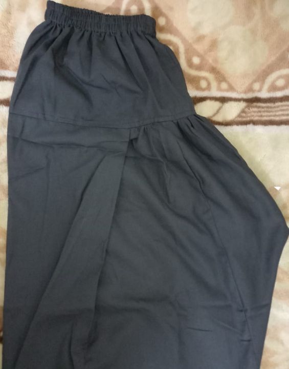 Regular%20Cotton%20Shalwar%20for%20Women/Girls%20-%20Elastic%20Waist,%20Black,%20Available%20in%20S/M/L/XL/XXL,%20Suitable%20for%20All%20Seasons%20-%20Image%2010
