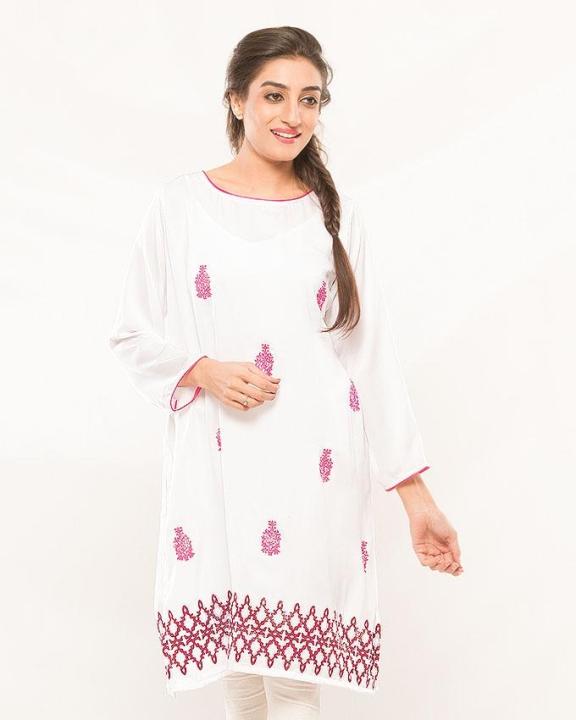 White%20Silk%20Pink%20Glitter%20Block%20Printed%20Kurti%20for%20Women%20-%20Image%203