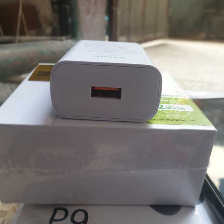 Infinix%20Charger-fast%20charger-Compatible%20with%20all%20Mobile%20phones%20that%20supports%20fast%20charging%20-%20Image%204