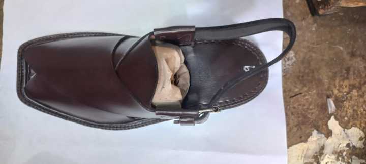 New%20Peshawari%20Thripal%20Gear%20Chapals%20Black%20Colour%20Handmade%20Charsadda%20100%25%20Leather%20Tyre%20Rubber%20Sole%20Size%207%208%209%2010%2011%2012%20All%20sizes%20Availabe%20-%20Image%204