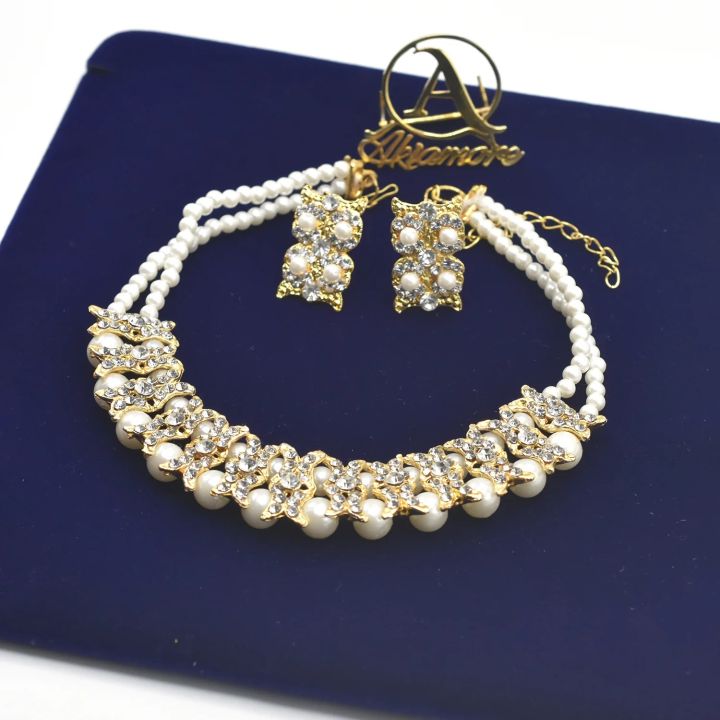 Fancy Crystal Pendant Necklace For Women