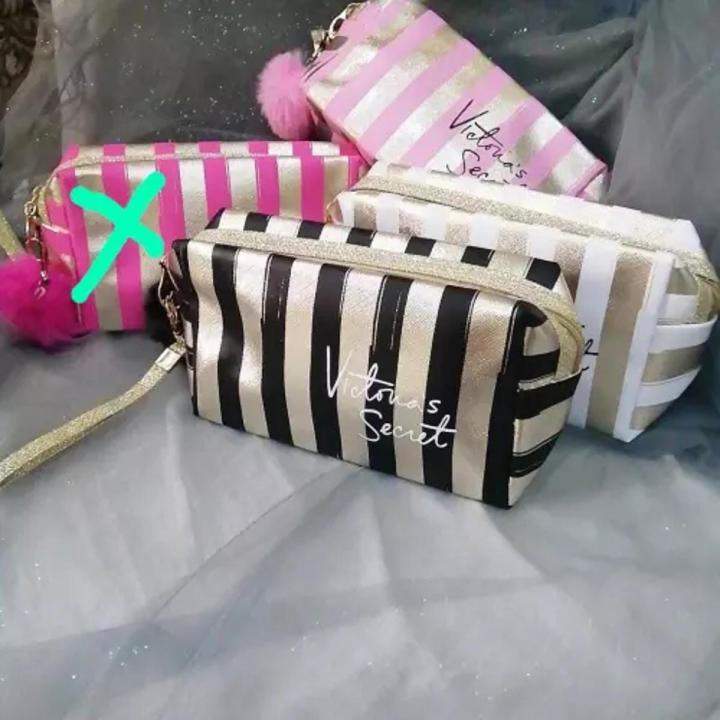 Fancy hand clutch for girls Pouches for girls Ladies wallet for women Cosmetic Bag Leather Zipper Travel Make Up Bag Makeup Case Organizer Storage Pouch Brand Victoria secret Make up traveling Pouch High quality traveling make up pouch for girls