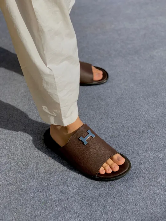 Slippers%20for%20Men%20and%20Boys%20,%20Newlook%20Fancy%20Slippers%20for%20Boys%20,%20Best%20Chappal.%20-%20Image%203