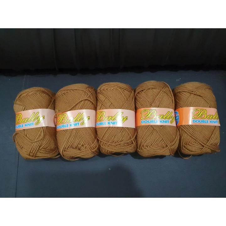 Bally Aclylic double knit 4ply yarn balls 5x Camel color