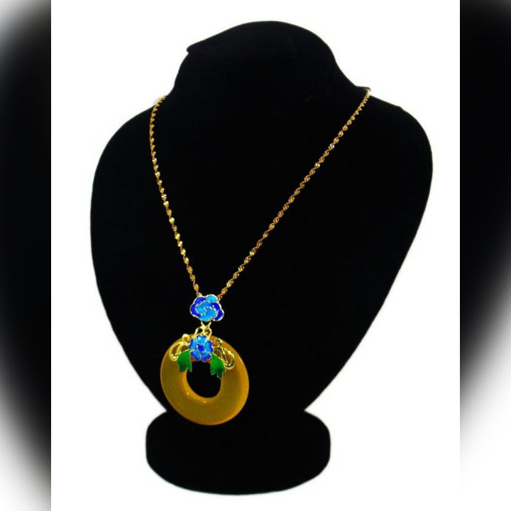 Yellow Flower Round Stone Pendant - Golden