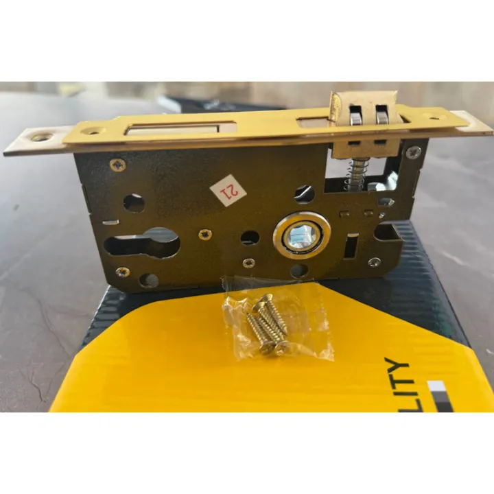 Handle%20Door%20Lock%205803%20MAB%20-%20With%203%20Keys,%206-inch%20Machine,%20and%20Lock%20Mechanism%20Complete%20Set%20-%20Image%204