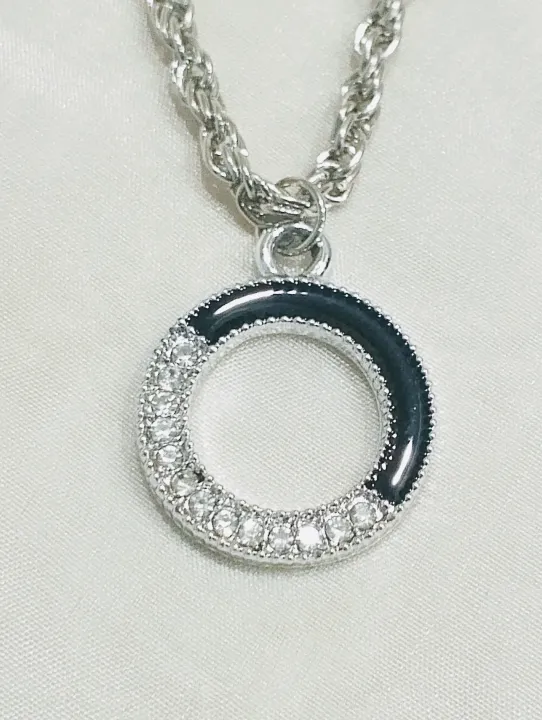 Elegant%20Multi%20Layered%20Chains%20Designer%20Chokar%20Necklace%20with%20Pendants%20-%20Image%204