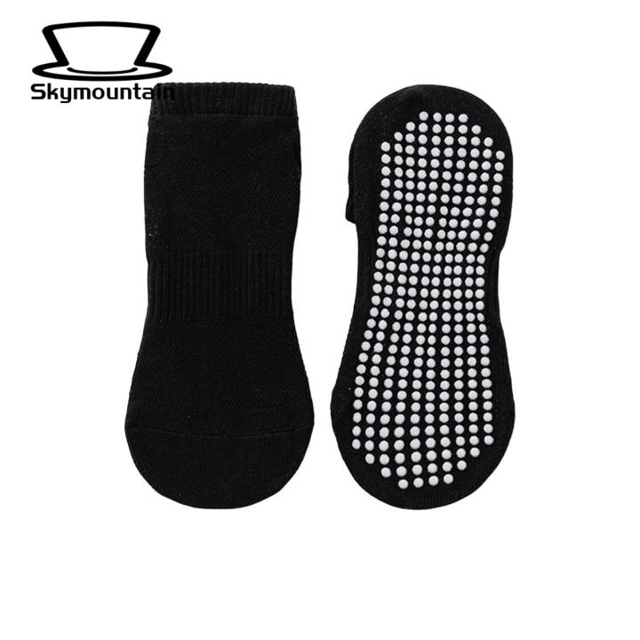 Rubber Sole Socks High Quality Anti-skid Trampoline Socks for Adults Dotted Sole Yoga Socks with Silicone Grip Bottom for Shock Absorption Sweat Absorption Unisex Design for Home Use Arch Support