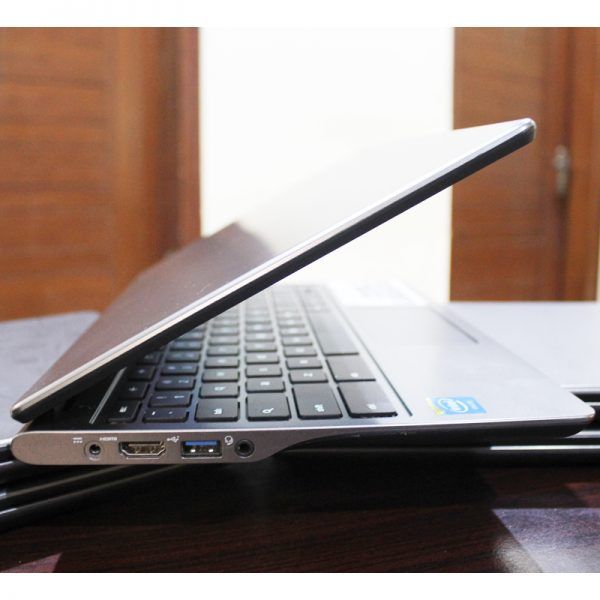 Acer%20C720%20ChromeBook%20Laptop%20-%204gb%20/%2016gb%20-%20Long%20Battery%20Life%20-%20Image%205