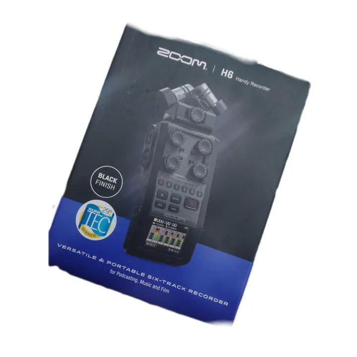 Zoom%20H6%20All%20Black%206-Track%20Portable%20Recorder,%20Stereo%20Microphones,%204%20XLR/TRS%20Inputs,%20Records%20to%20SD%20Card,%20USB%20Audio%20Interface,%20Battery%20Powered,%20Podcasting%20and%20Music%20-%20Image%203
