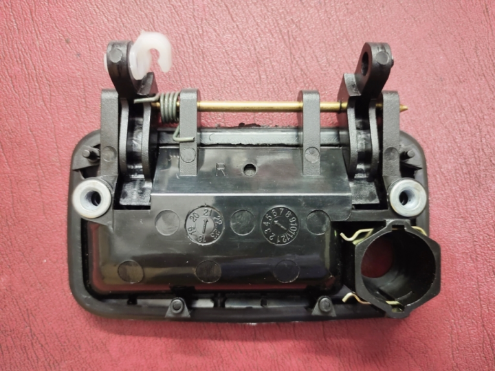 Suzuki%20Cultus%20(Old%20Shape)%20&%20Margalla%20Outer%20Door%20Handle%20-%20Exterior%20Door%20Opener%20-%20Fits%20Front%20or%20Rear%20(Left%20or%20Right)%20-%20High-Strength%20Reinforced%20Plastic%20-%201%20Pc%20-%20Image%203