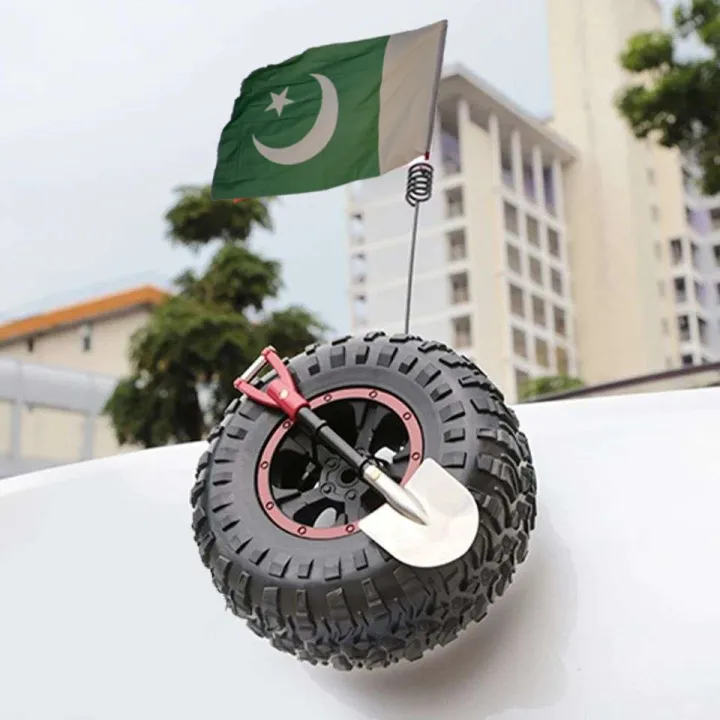 Pakistan%20Flag%20with%20Car%20Tyre%20Antenna%20-%20Image%202