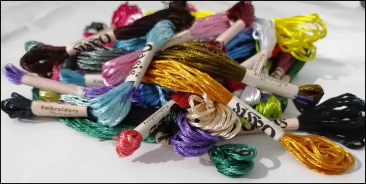 25%20Oasis%20Skeins%20Viscose%20Metallic%20Solid%20Hand%20Embroidery%20Thread%20Basic%20Colours%20-%20Image%203