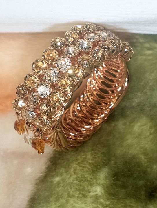 Gold-Plated%20Zircon%20Kundan%20Bracelet%20%E2%80%93%20Traditional%20Bridal%20&%20Festive%20Jewelry%20for%20Girls%20%7C%20Fashion%20Gift%20-%20Image%207