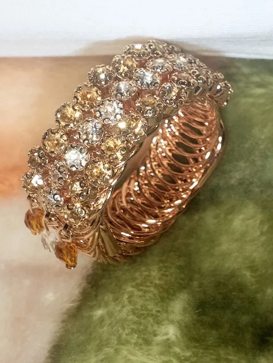 Gold-Plated%20Zircon%20Kundan%20Bracelet%20%E2%80%93%20Traditional%20Bridal%20&%20Festive%20Jewelry%20for%20Girls%20%7C%20Fashion%20Gift%20-%20Image%207