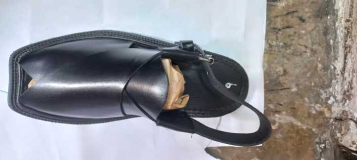 New%20Peshawari%20Thripal%20Gear%20Chapals%20Black%20Colour%20Handmade%20Charsadda%20100%25%20Leather%20Tyre%20Rubber%20Sole%20Size%207%208%209%2010%2011%2012%20All%20sizes%20Availabe%20-%20Image%202