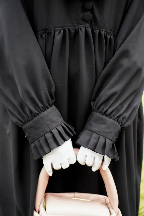 Black%20Button%20Style%20Georgette%20Abaya%20for%20Girls%20women%20Modest%20Abaya%20Islamic%20Dress%20Elegant%20Abaya%20Fashion%20Traditional%20Abaya%20Women's%20Abaya%20Black%20Abaya%20Designer%20Abaya%20-%20Image%205