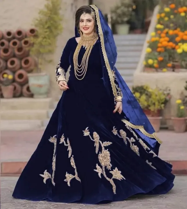 Stitched%20Elegant%20Long%20Embroidered%20Velvet%20Frock%20for%20Women%20with%20Dupatta%20&%20Trouser%20-%20Velvet%20Frocks%20for%20Women%20-%20Image%202
