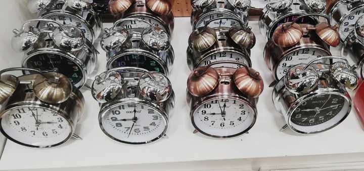 new%20style%20Table%20Clock%20with%20Alram%20Attractive%20Home%20Decoration%20Alram%20Clock%20-%20Image%203