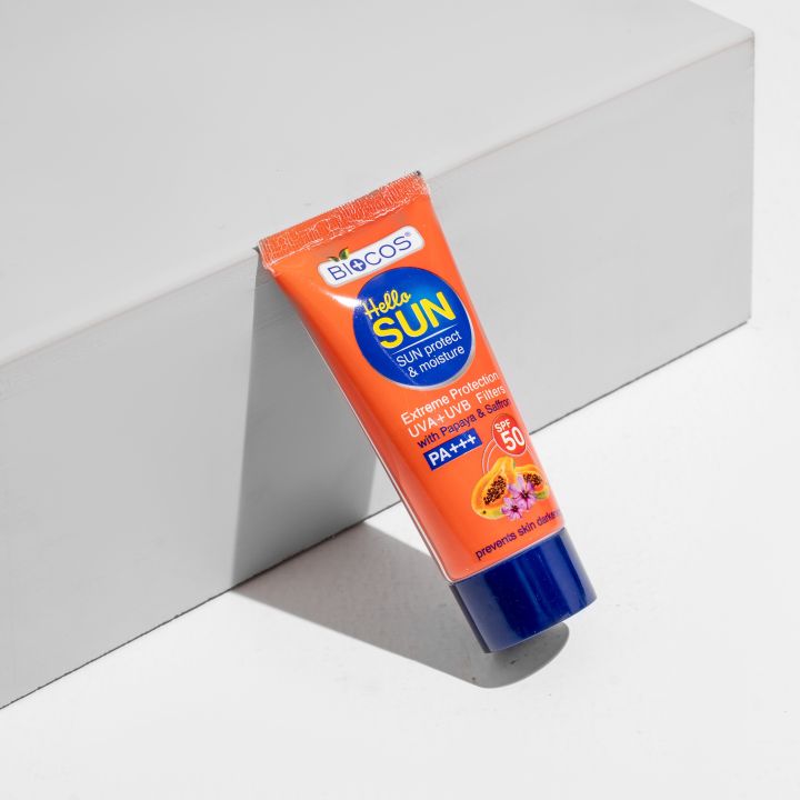 Biocos%20Sun%20Protection%20&%20Moisture%20Cream%20SPF%2050%20%7C%20Non-Comedogenic%20Sunscreen%20for%20Sensitive%20Skin%20%7C%20Aloe%20Vera,%20Papaya,%20Vitamin%20E,%20&%20Saffron%20for%20Hydration%20&%20UVA/UVB%20Protection%20-%2050gm%20-%20Image%204