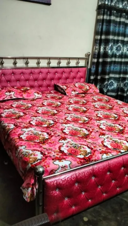 Pink%20Pure%20Crystal%20Cotton%20King%20Size%20Bedsheet%20with%202-Pillow%20Covers%20-%20Image%202