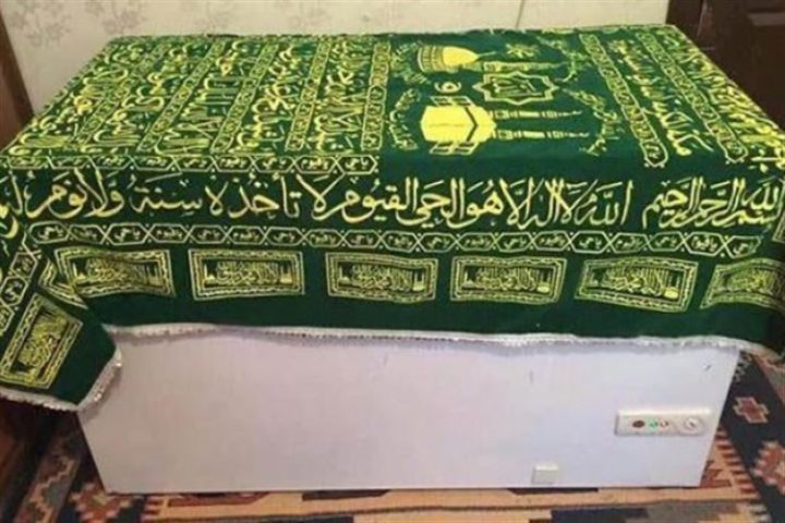Muslim%20burial%20Coffin%20Pray%20Chadar%20velvet%20sheets%20High-Quality%20Micro%20Velvet%20Burial%20Sheet%20-%20Gold%20Embroidered%20Kalma%20&%20Ayats%20-%20Image%205