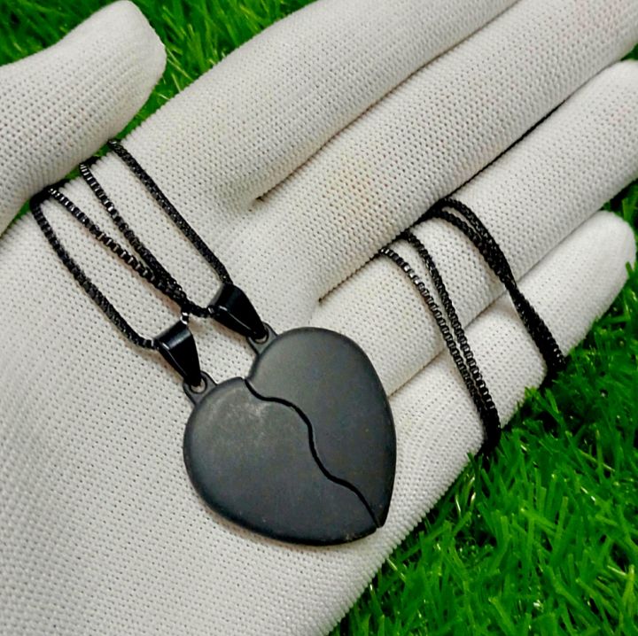 New%20Magnetic%20Couples%20Heart%20Pendant%20Necklace%20-%20Adjustable%20Stainless%20Steel%20with%20Custom%20Engraving%20-%20Image%208