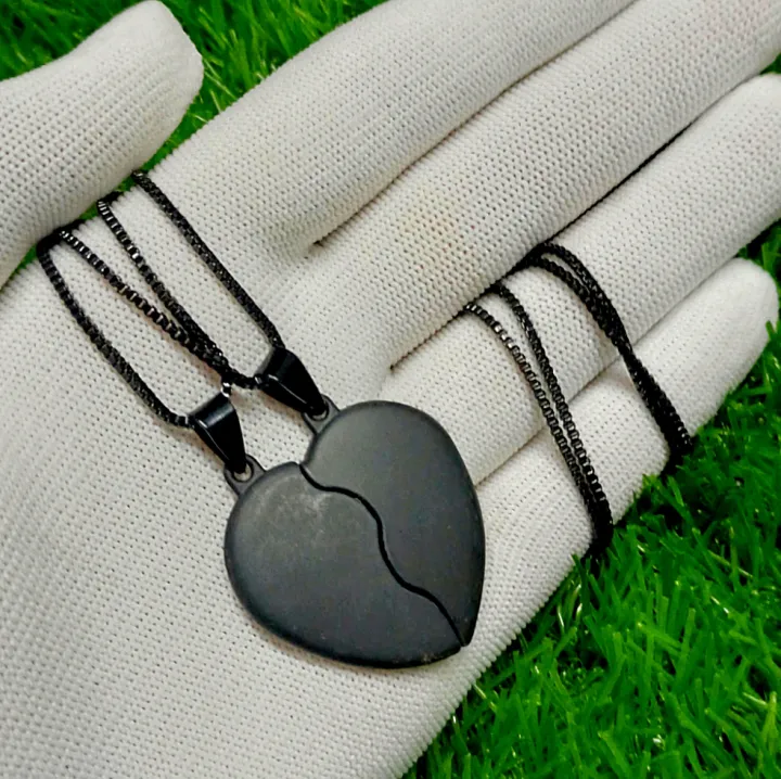 New%20Magnetic%20Couples%20Heart%20Pendant%20Necklace%20-%20Adjustable%20Stainless%20Steel%20with%20Custom%20Engraving%20-%20Image%208