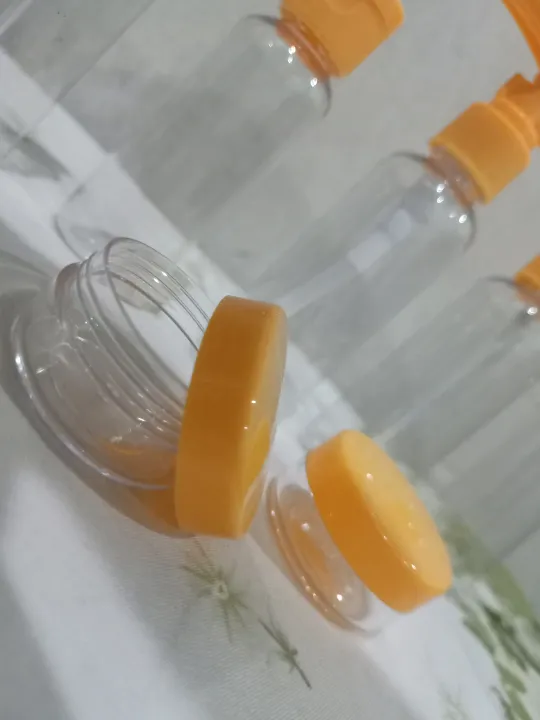 8%20pcs%20empty%20travel%20bottle%20set%20kit%20or%20pack%20Refillable%20and%20reusable%20bottles%20Travel%20size%20bottle%20and%20container%20Traveling%20bottle%20set%20-%20Image%205