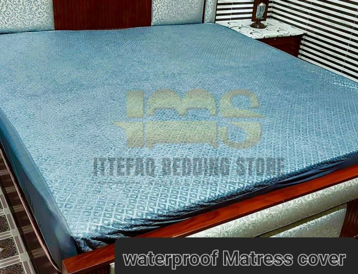"King Size Fitted Waterproof Mattress Cover – Plachi Texture, Non-Slip, Summer-Ready Material"