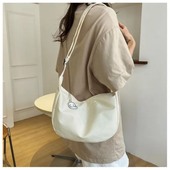 Japanese%20Harajuku%20Nylon%20Shoulder%20Bag%20Women%20Solid%20Color%20Sling%20Bag%20Ins%20Simple%20Crossbody%20Bag%20Student%20Casual%20Bag%20-%20Image%204