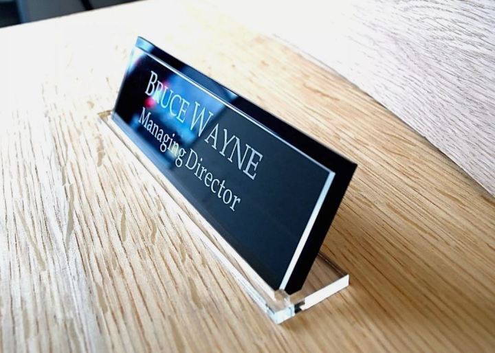 Acrylic%20Desk%20Nameplate%20for%20Office%20and%20Schools%20-%20Customized%20and%20Engraved%20Name%20Plaque%20-%20Image%204