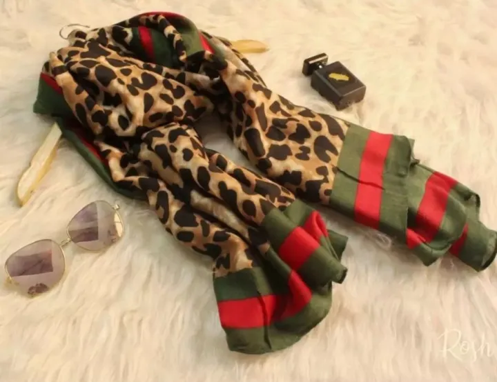 Hijab%20Style%20Tiger%20print%20Scarf%20For%20Girl%20&%20Woman%20-%20Image%203