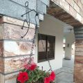 Men Iron Garden Wall Light Hanging Flower Plant Pot Bracket Hook Shelf Stand Holder, Black. 