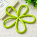 1PCS Flower Shape Anti-Slip Pot Holder Pan Pad Bowl Plate Dish Place-mat Cup Coaster Kitchen Dining Table Silicone Heat-Proof Mat. 