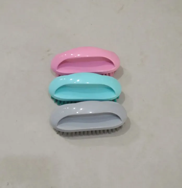 Multicolor%20Cloth%20Washing%20Brush%20with%20Handle%20-%20Image%204