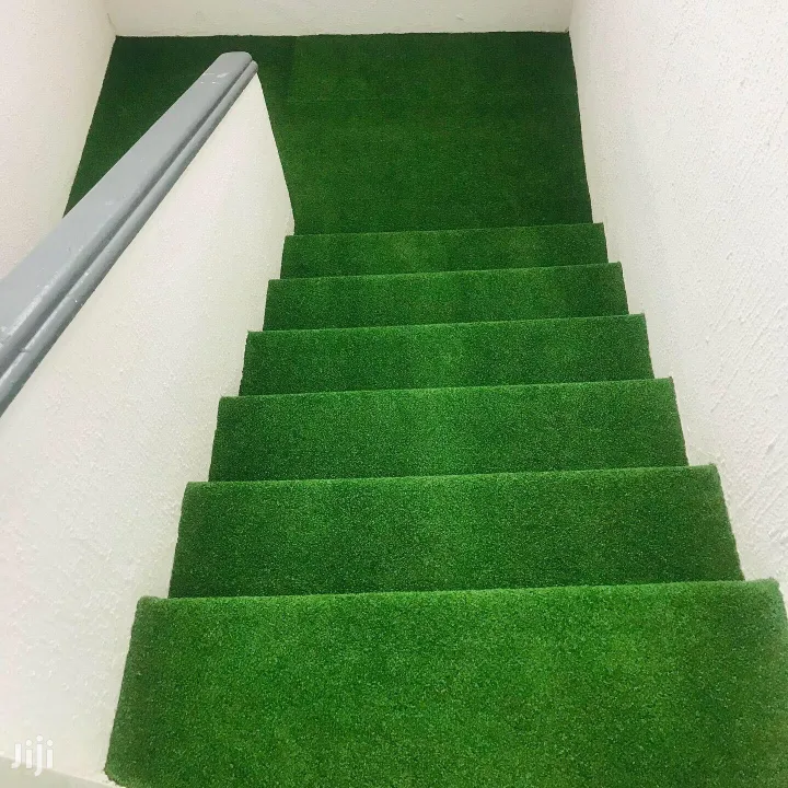 Synthetic%20Artificial%20Grass%20Green%2020mm%20-%202%20Feet%20Width%20x%204%20Feet%20Length%20-%20Image%207